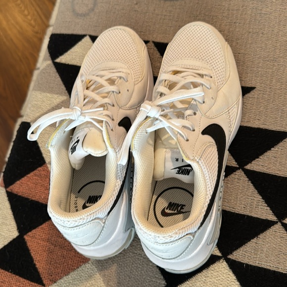 Nike air maxes - Picture 2 of 2